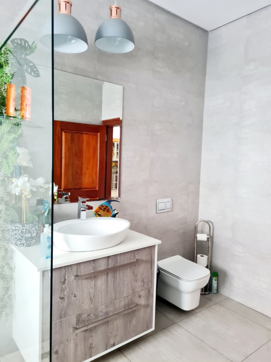 4 Bedroom Property for Sale in Heron Banks Golf Estate Free State